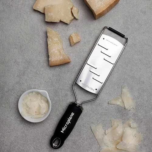 Microplane, GroĂe Raspel, Gourmet Serie â Bild 2