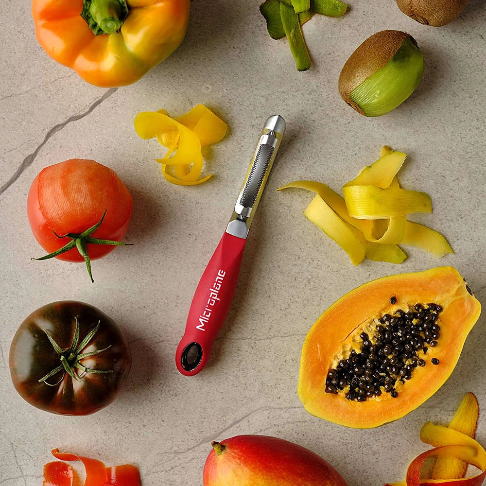 Profi Obst- Und Gemüseschäler, Gezahnt, Microplane, Rot – Bild 2
