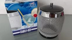 Eisbehälter Mit Netz Und Deckel